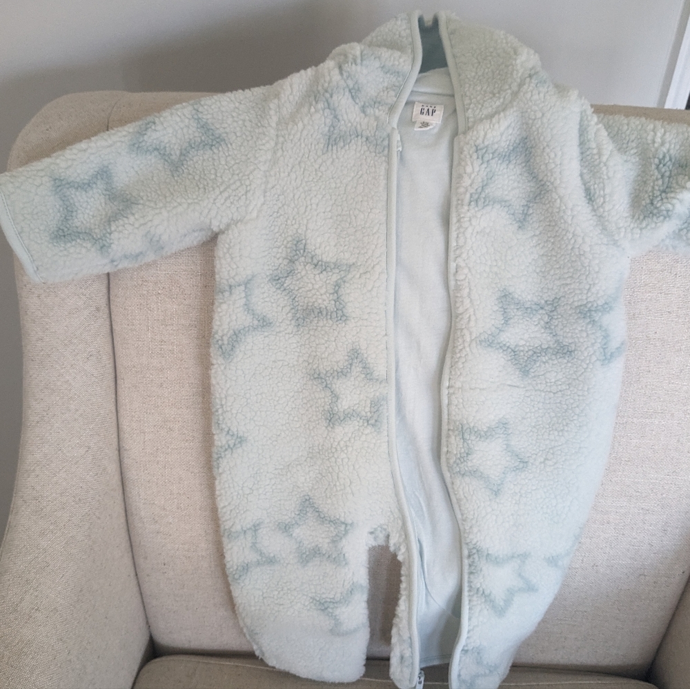 like new Gap Sherpa bunting